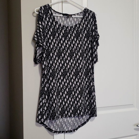 Laura Top - Picture 1 of 3